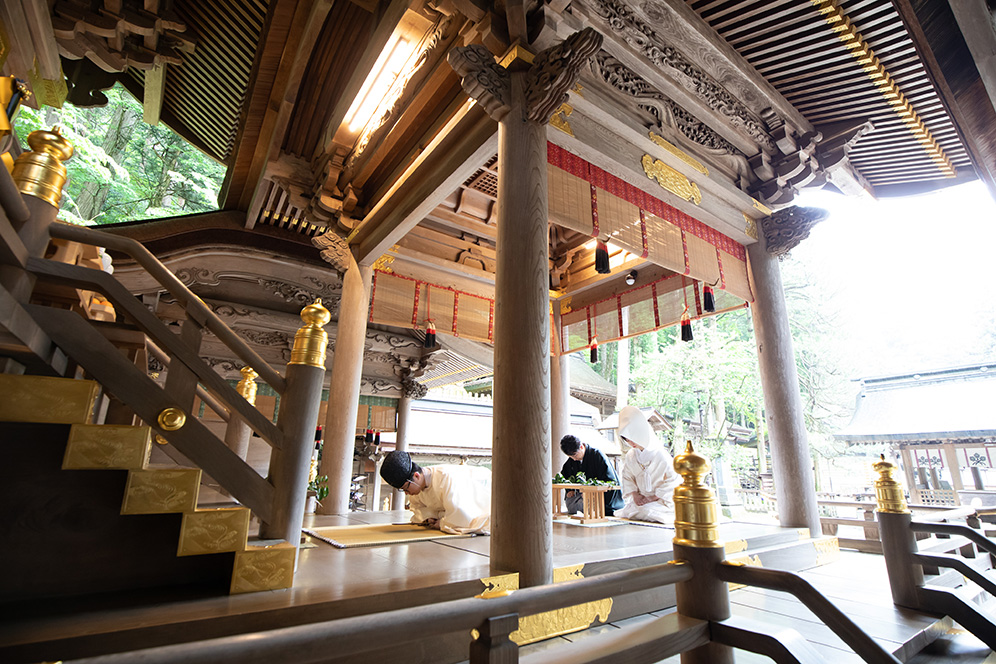 諏訪大社で結婚式 境内